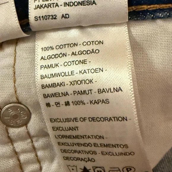 Classic Women’s Levi’s 501 Blue Denim Button Fly Shorts - Picture 6 of 9